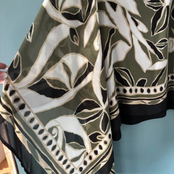 Chico's Olive Black White Tunic 3/XL Art Statement Floral Boho Luxe Whimsygoth - Picture 3 of 6